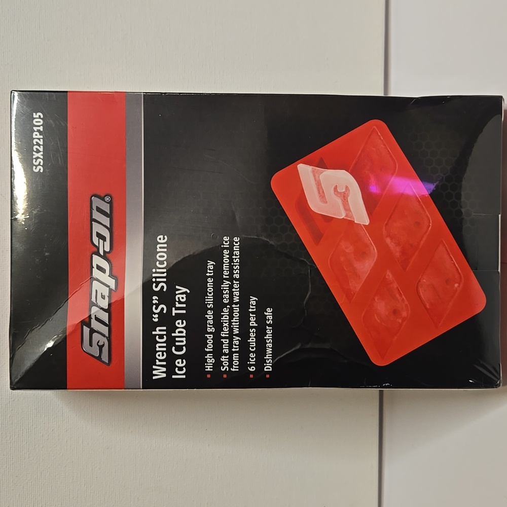 NIB, Snap-on Red Silicone Ice Cube Tray